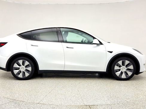 Used 2024 Tesla Model Y Long Range image 4