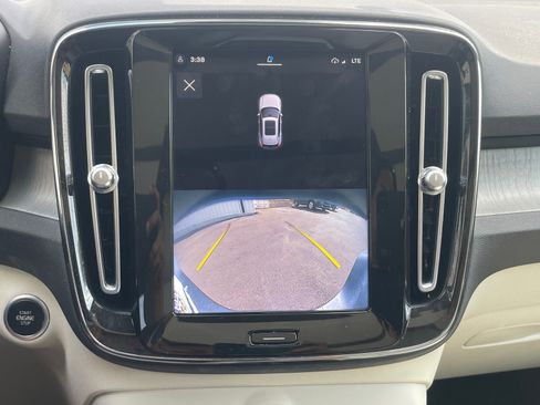 Used 2023 Volvo XC40 B5 Ultimate w/ Protection Package Premier AWD/4WD image 15