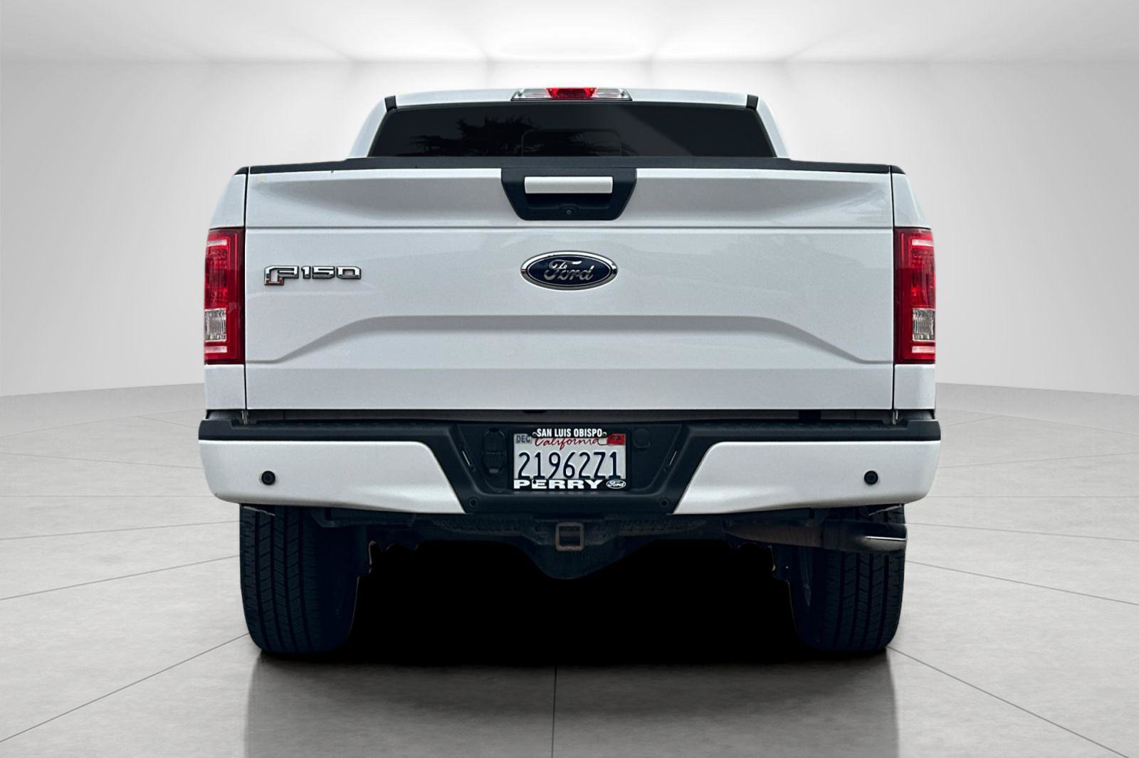 Used 2015 Ford F150 XLT w/ Equipment Group 302A Luxury AWD/4WD image 4