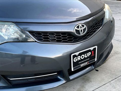 Used 2014 Toyota Camry SE image 28