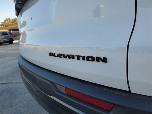 New 2026 GMC Acadia Elevation image 9