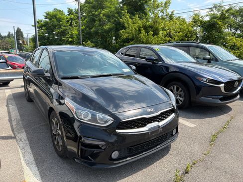 Used 2020 Kia Forte LXS FWD image 11