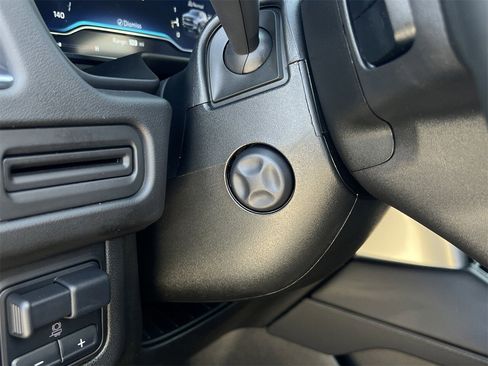 Used 2024 Chevrolet Suburban Z71 w/ Luxury Package image 13