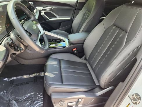 Used 2025 Audi Q5 Premium w/ Convenience Package AWD/4WD image 11