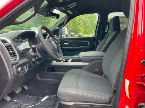 New 2026 RAM 2500 Big Horn AWD/4WD image 8