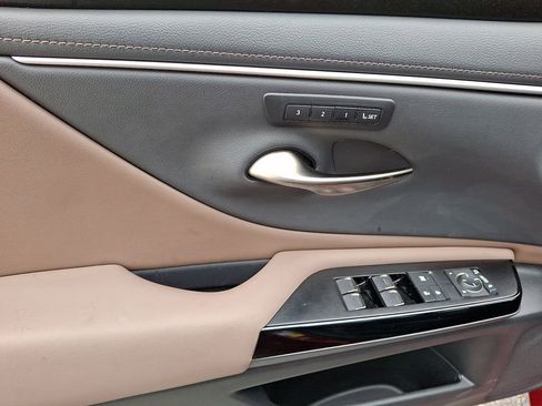 Used 2023 Lexus ES 350 w/ Premium Package image 13