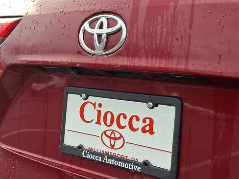 Used 2021 Toyota Highlander LE image 31