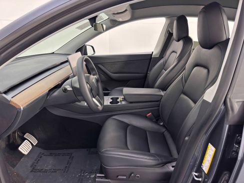 Used 2022 Tesla Model Y Performance image 17