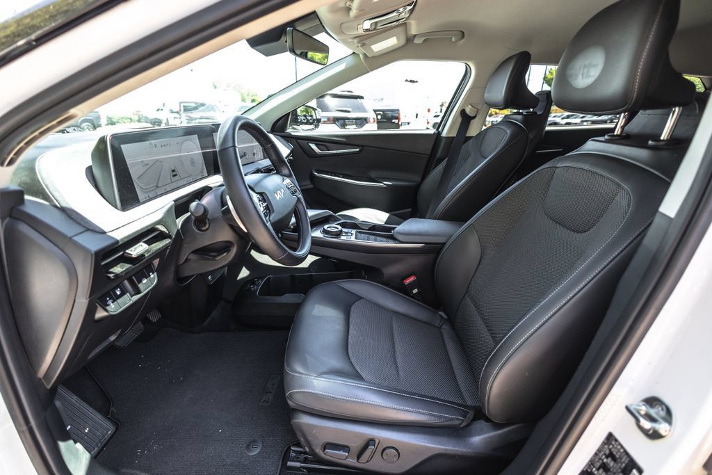 Used 2024 Kia EV6 Light AWD/4WD image 19