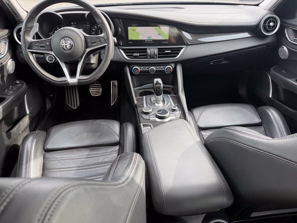 Used 2019 Alfa Romeo Giulia Ti AWD/4WD image 14