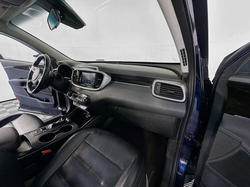 Used 2020 Kia Sorento EX AWD/4WD image 28