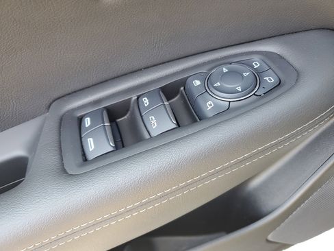 Certified 2025 Cadillac XT6 Premium Luxury image 16