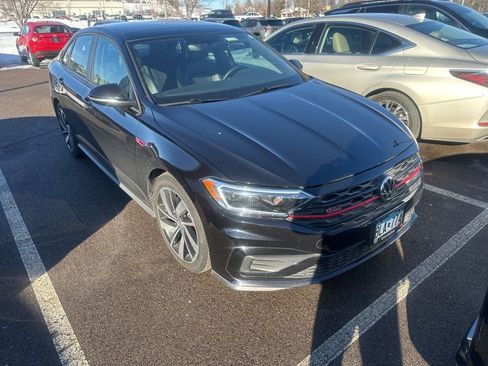 Used 2019 Volkswagen Jetta GLI Autobahn image 4
