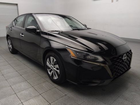 Used 2023 Nissan Altima 2.5 S FWD image 13