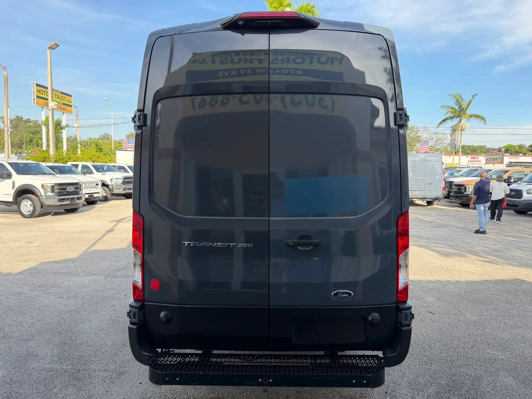 Used 2020 Ford Transit 250 148 High Roof Extended RWD image 4