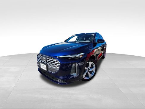 Used 2025 Audi Q5 Premium Plus w/ Premium Plus image 3