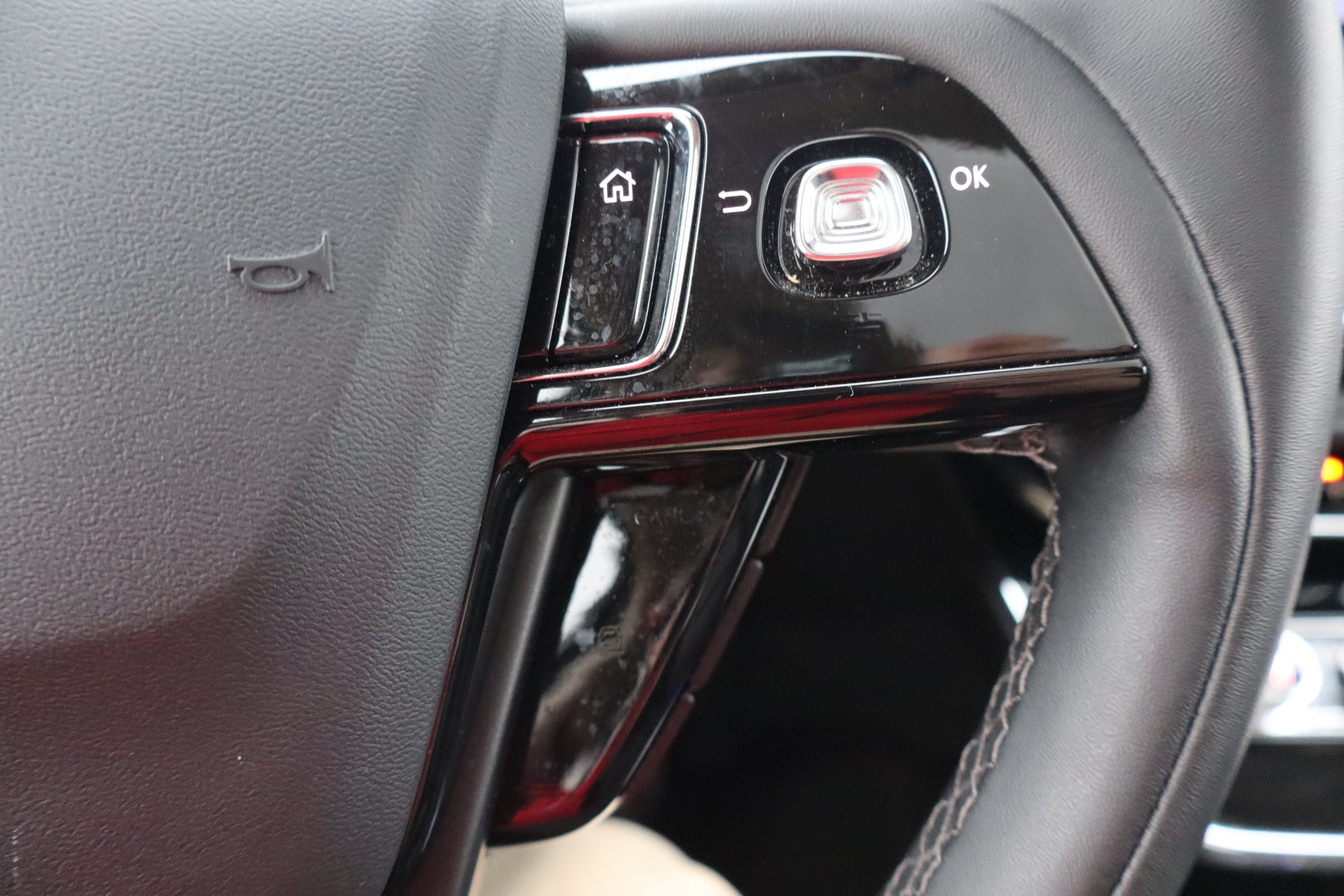 Used 2024 Lincoln Corsair AWD w/ Equipment Group 101A image 17