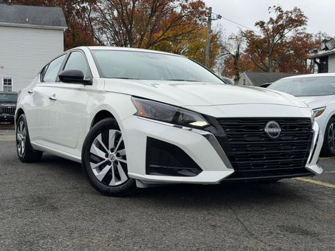 Used 2025 Nissan Altima 2.5 S image 5