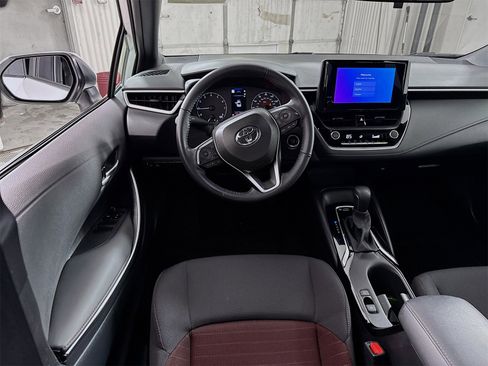 Certified 2025 Toyota Corolla SE image 14