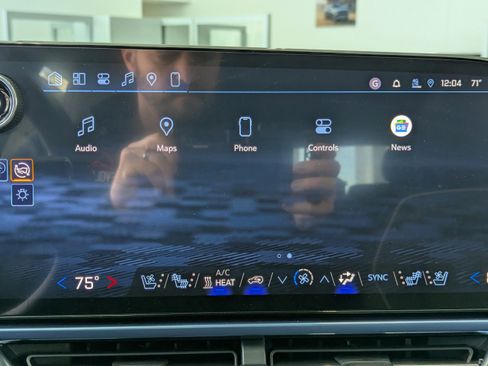 New 2026 Chevrolet Equinox EV LT w/ Convenience Package II image 13