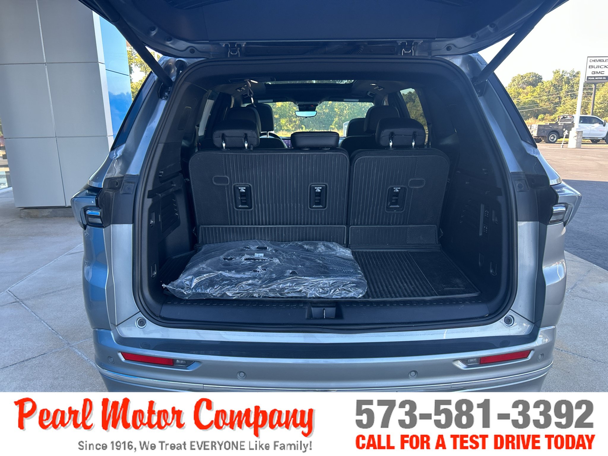 Used 2026 Buick Enclave Avenir w/ Super Cruise Package AWD/4WD image 25