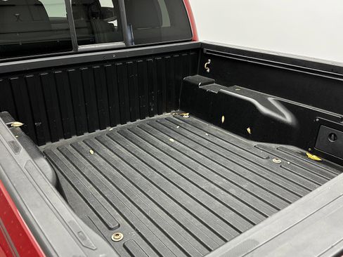 Used 2021 Toyota Tacoma SR w/ SR Convenience Package image 25