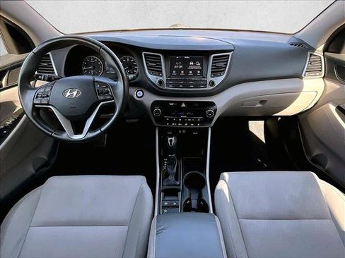 Used 2018 Hyundai Tucson Value FWD image 16