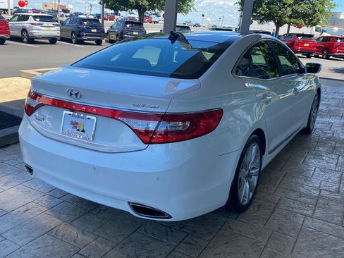 Used 2014 Hyundai Azera Limited w/ Option Group 02 FWD image 7