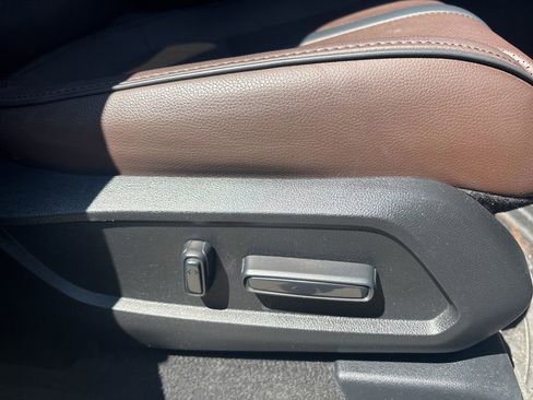 Used 2023 Honda Pilot Elite image 32