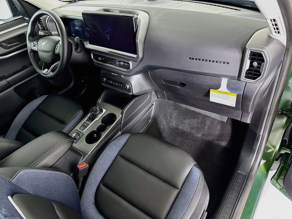 Used 2025 Ford Bronco Sport Outer Banks w/ Outer Banks Tech Package+ AWD/4WD image 17
