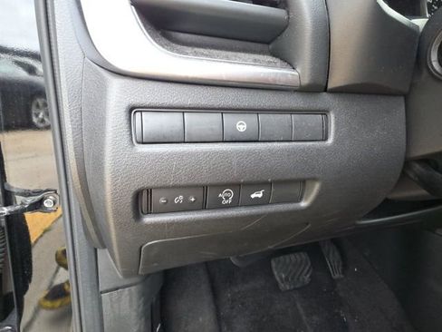 Used 2023 Nissan Rogue SV w/ SV Premium B Package image 15