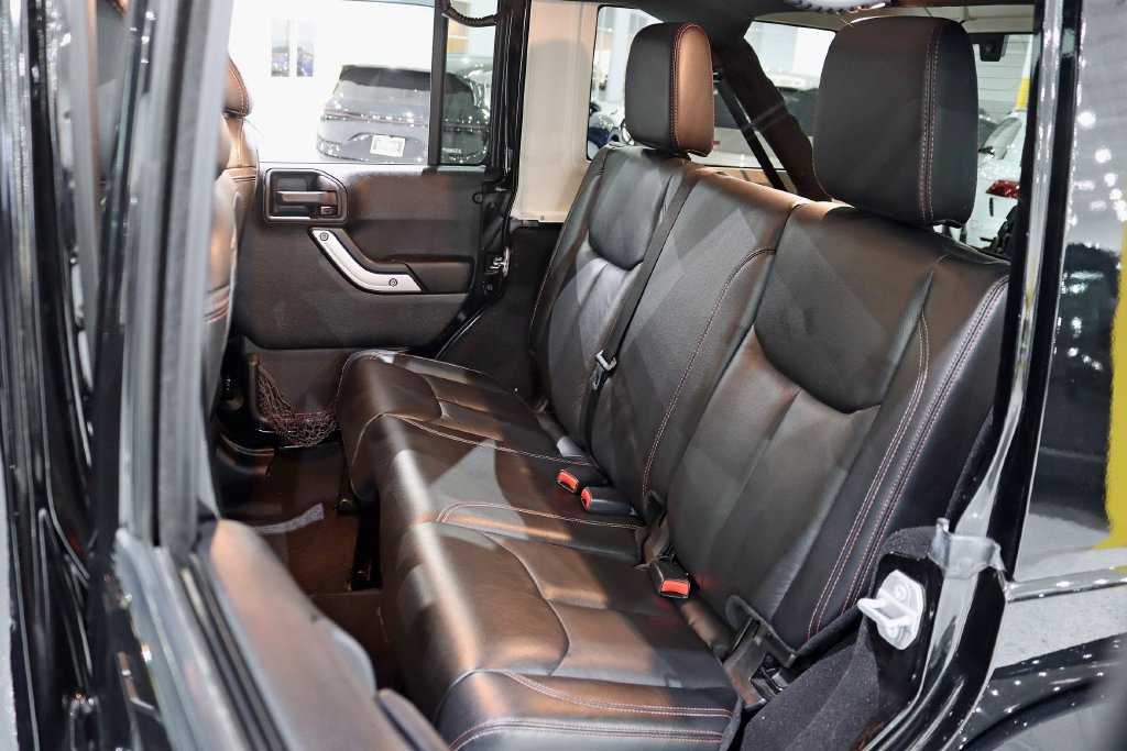 Used 2016 Jeep Wrangler Unlimited Rubicon AWD/4WD image 27