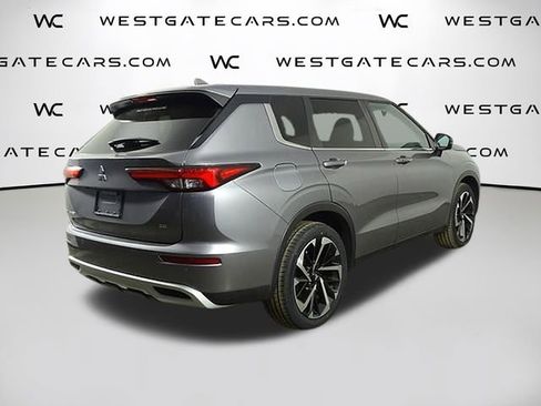 Used 2022 Mitsubishi Outlander SE image 46