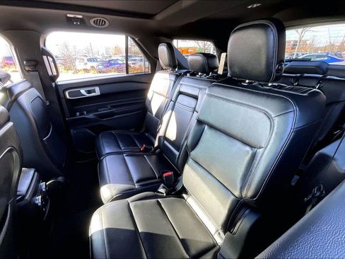 Used 2020 Ford Explorer XLT w/ Equipment Group 202A image 29