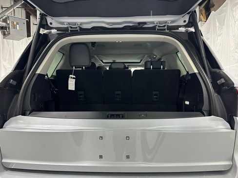 Used 2025 Lincoln Navigator Reserve image 53