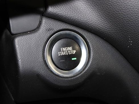 Used 2023 Chevrolet Equinox LT image 38