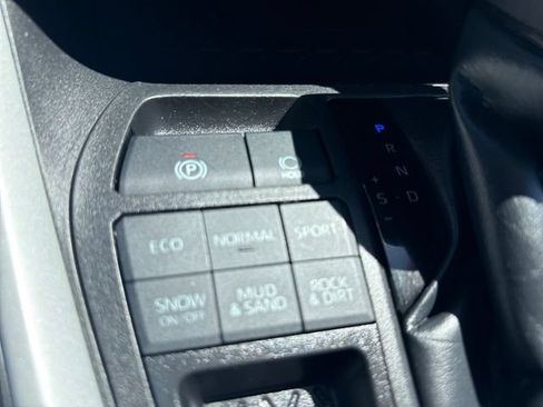 Used 2023 Toyota RAV4 XLE AWD/4WD image 30