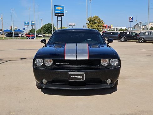 Used 2011 Dodge Challenger RWD image 2