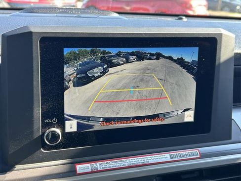 Certified 2025 Toyota Tacoma SR5 image 34