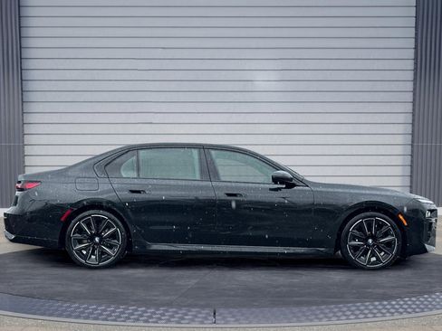 New 2026 BMW 760i xDrive image 3