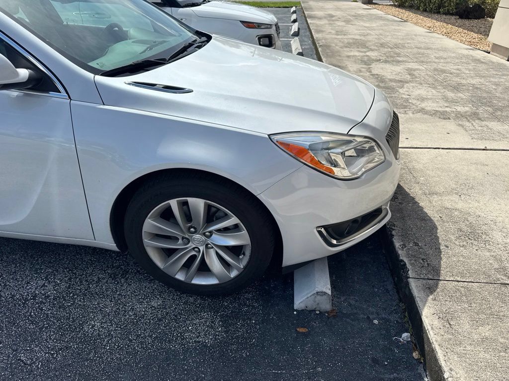 Used 2016 Buick Regal FWD image 4