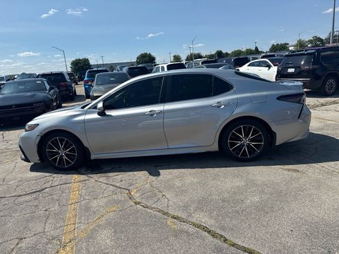 Used 2022 Toyota Camry SE w/ Cold Weather Package AWD/4WD image 7