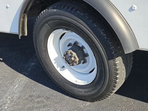 Used 2019 Ford E-350 and Econoline 350 Super Duty w/ Power Windows & Locks Group image 11