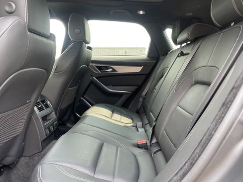 Certified 2024 Jaguar F-PACE R-Dynamic S image 23