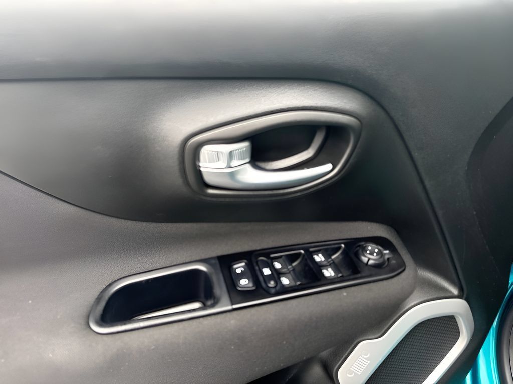 Used 2021 Jeep Renegade Sport FWD image 16