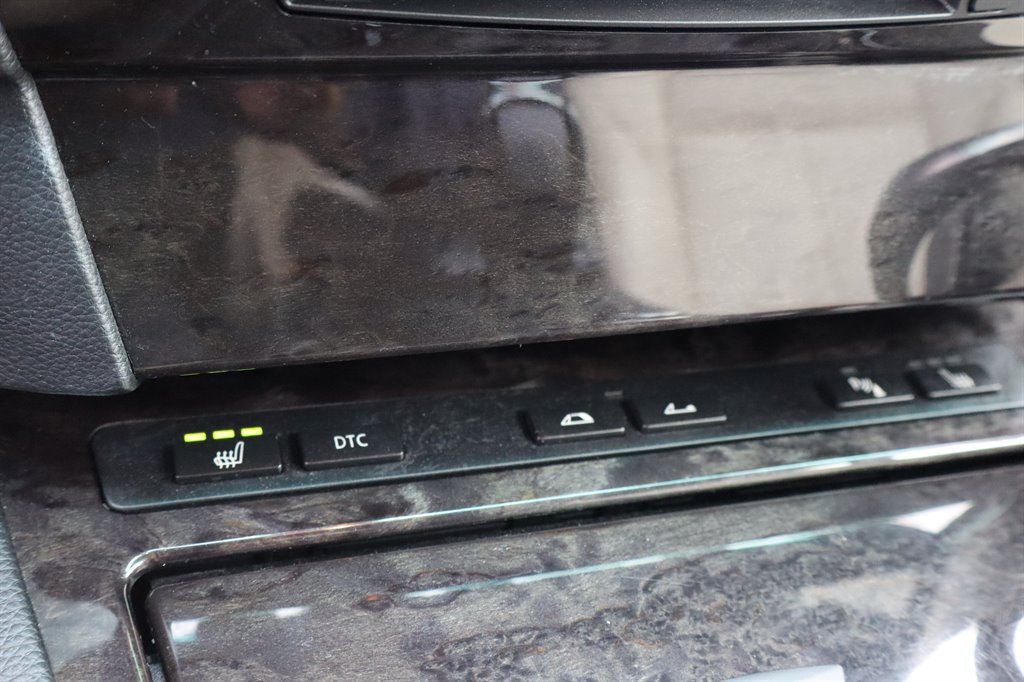 Used 2006 BMW 650i Convertible RWD image 31