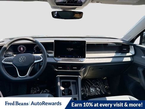 New 2025 Volkswagen Tiguan SE image 14