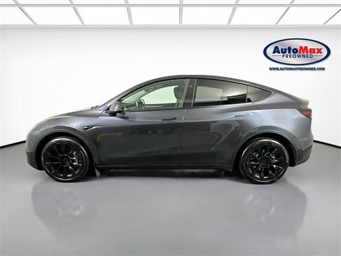 Used 2025 Tesla Model Y Long Range image 9