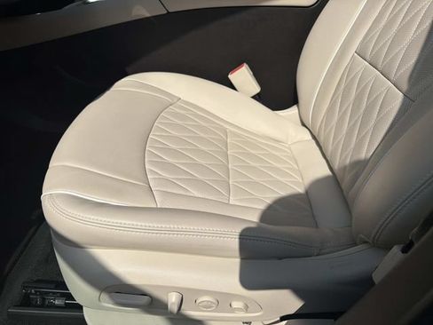 Used 2024 Buick Enclave Avenir w/ Avenir Technology Package FWD image 22