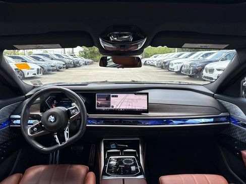 Certified 2023 BMW 760i xDrive AWD/4WD image 25